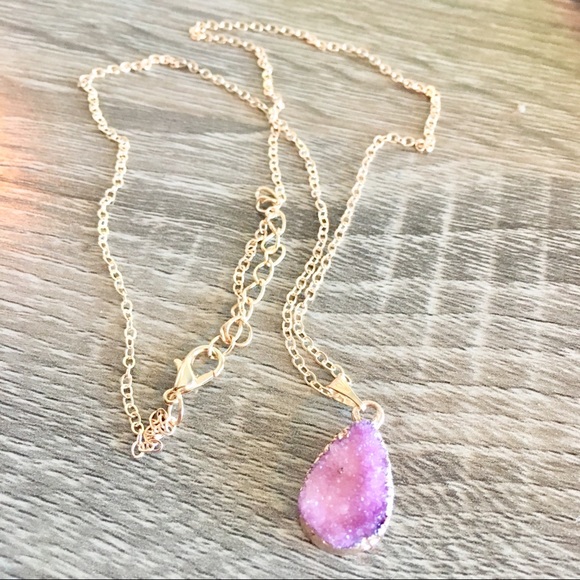 Jewelry - Druzy Quartz Oendsnt Necklace In Orchid color
